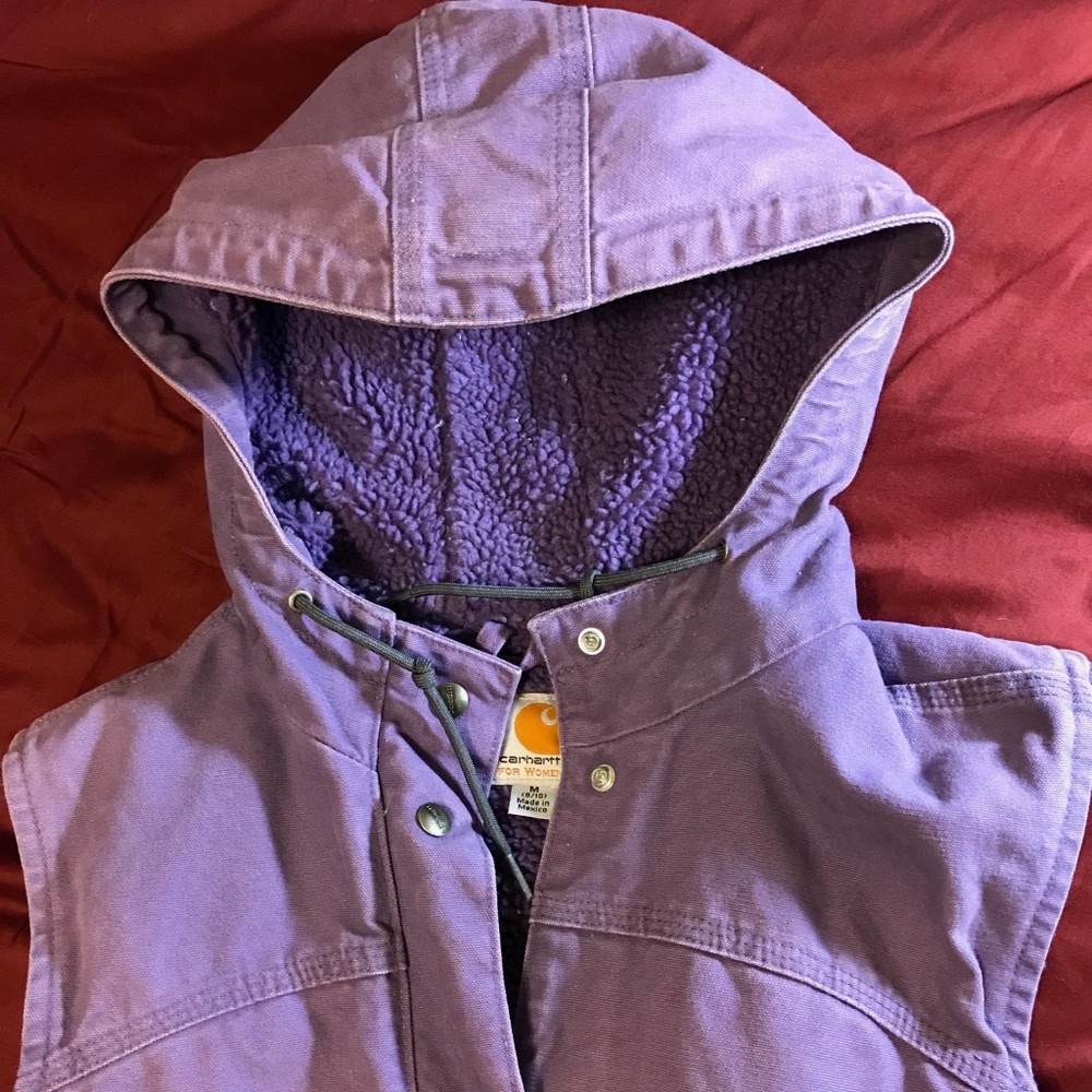 Women's hooded Carhartt vest. *Rare*